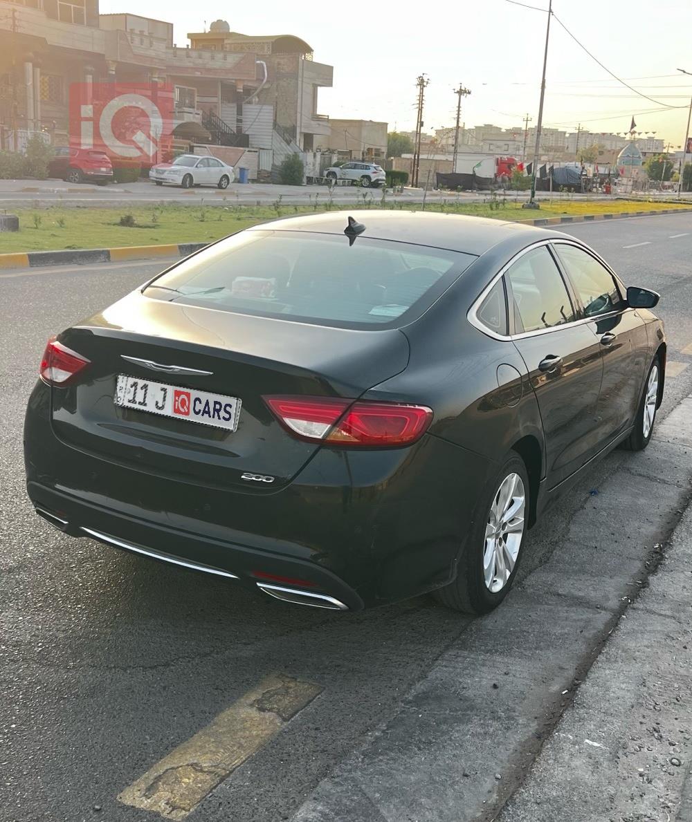 كرايسلر 200